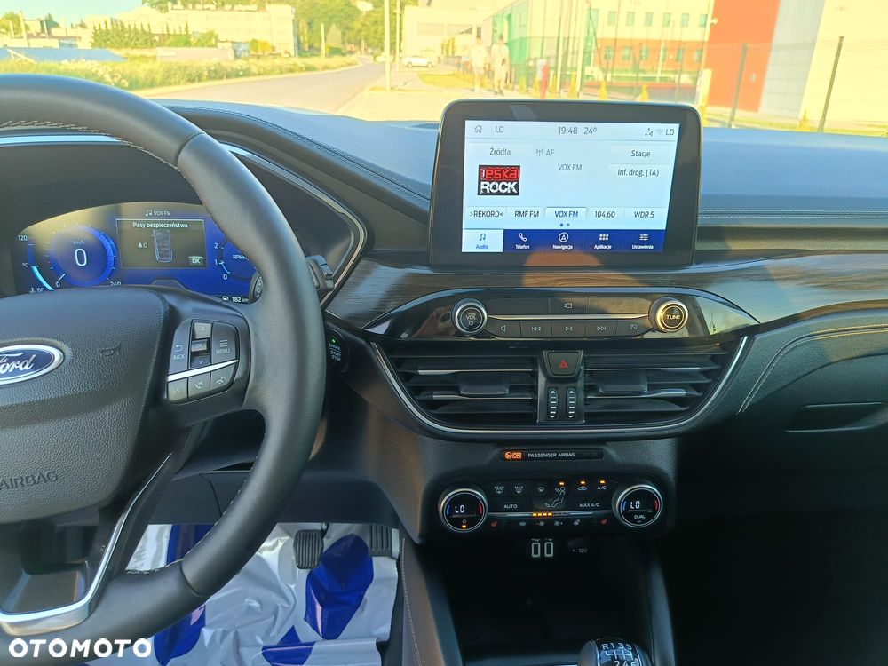 Ford Kuga - 12