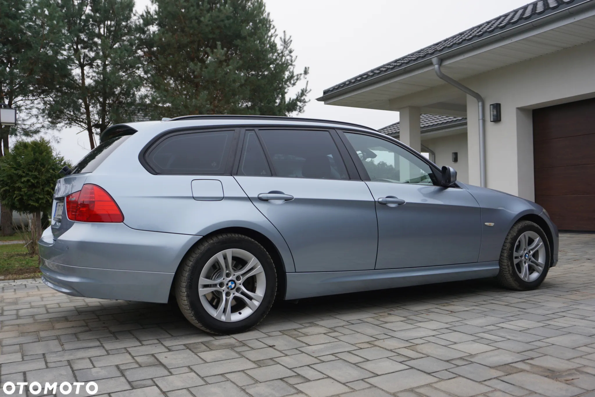 BMW Seria 3 318d DPF Touring - 4