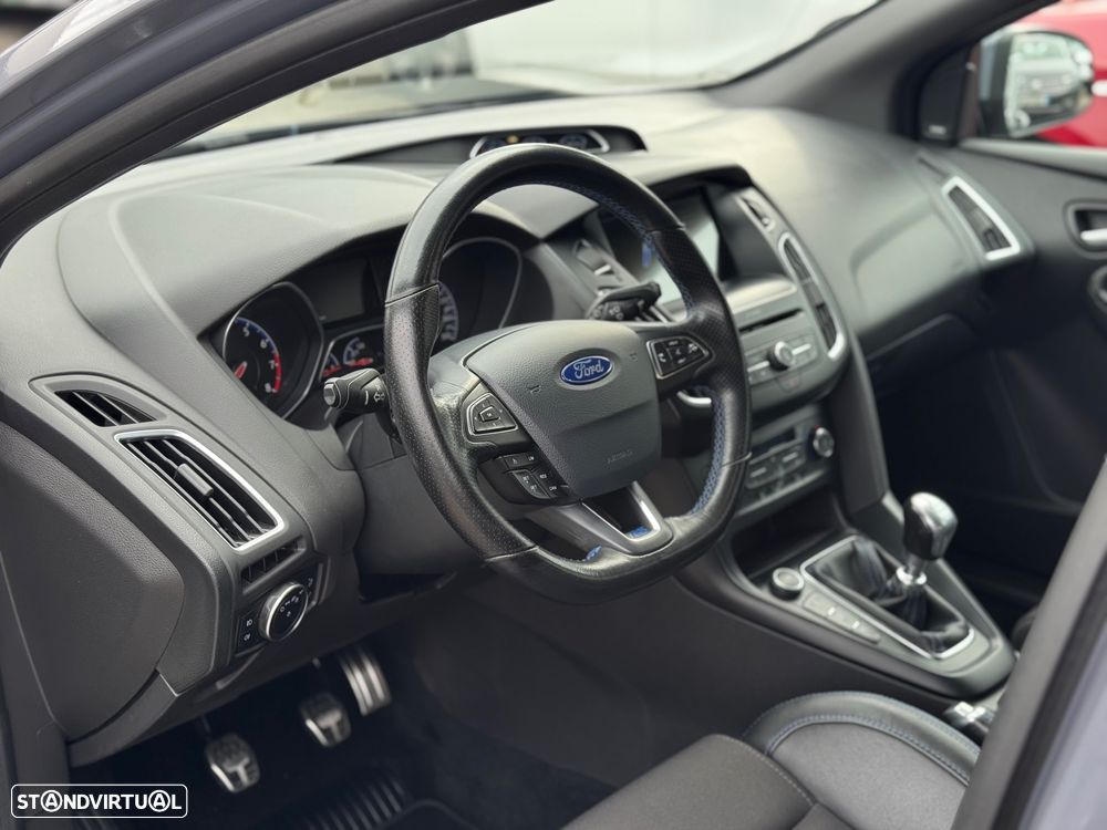 Ford Focus 2.3 EcoBoost S&S 4WD RS - 13