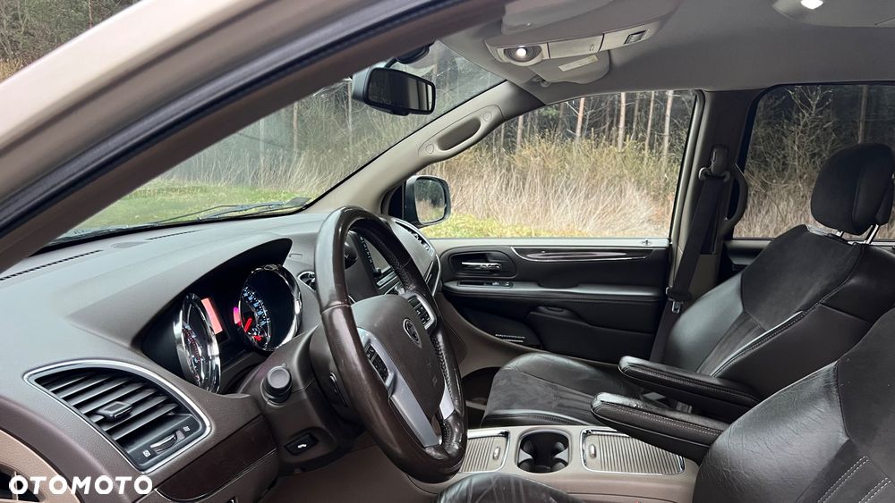 Lancia Voyager - 10