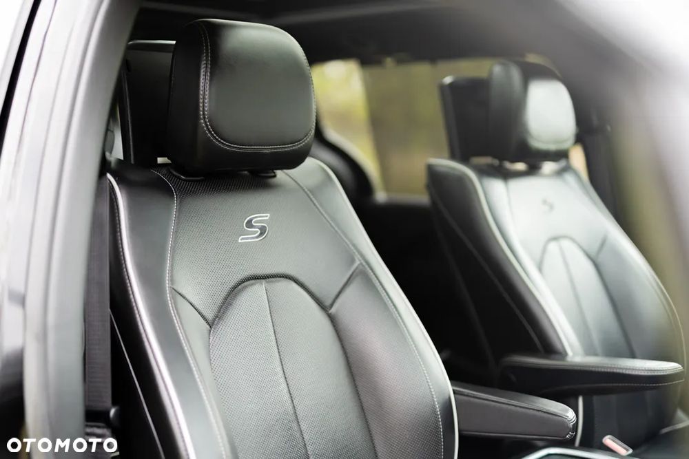 Chrysler Pacifica - 13