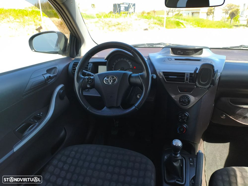 Toyota iQ 1.4 D-4D + - 7