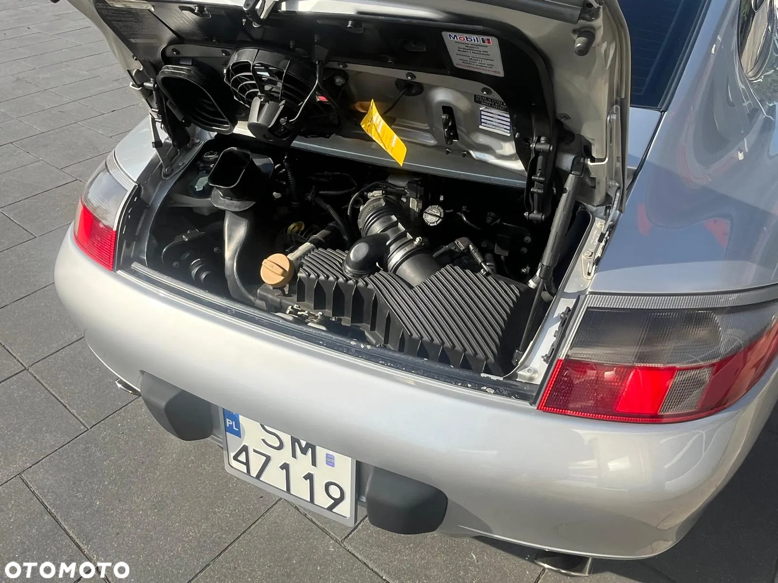 Porsche 911 Carrera - 4