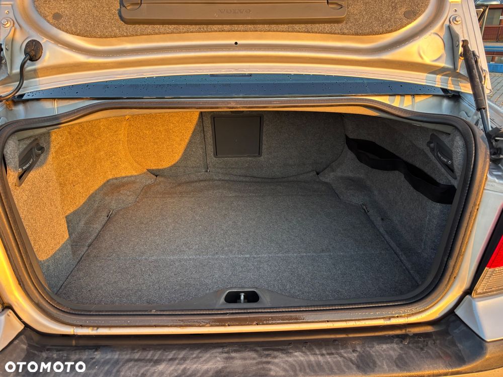 Volvo S60 2.4 D5 - 12