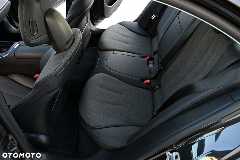 Mercedes-Benz Klasa E 200 Avantgarde - 22