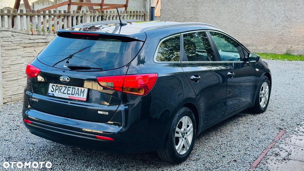 Kia Ceed 1.6 CRDi 128 Dream Team Edition - 25