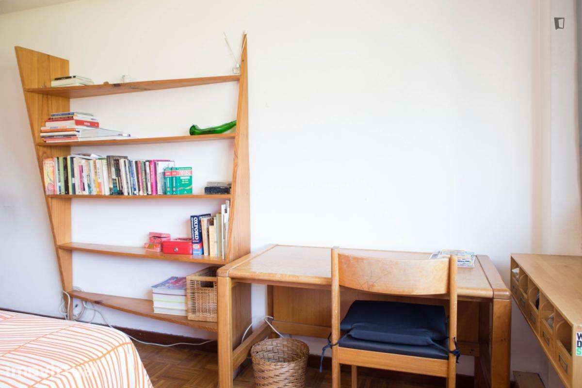 Quarto - localizado em Matosinhos Porto - Grande imagem: 3/18