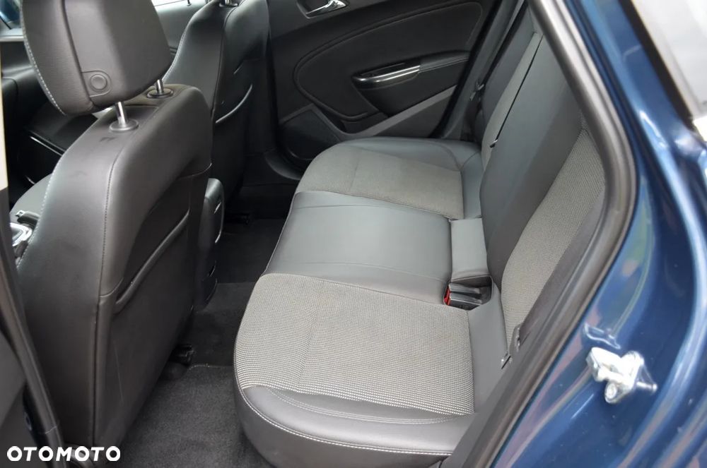 Opel Astra 1.4 T Sport - 27