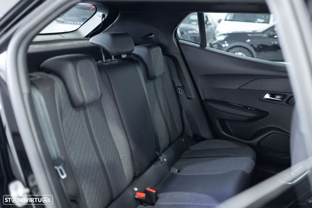 Peugeot 2008 1.2 Hybrid Allure e-DCS6 - 40