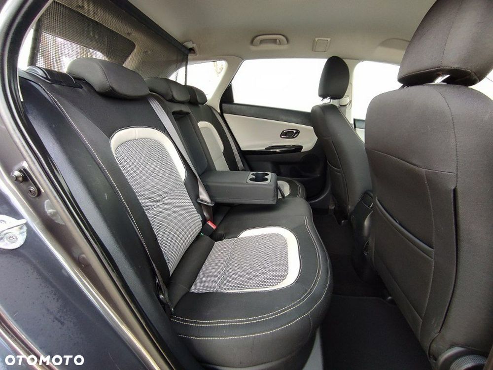 Kia Ceed - 16