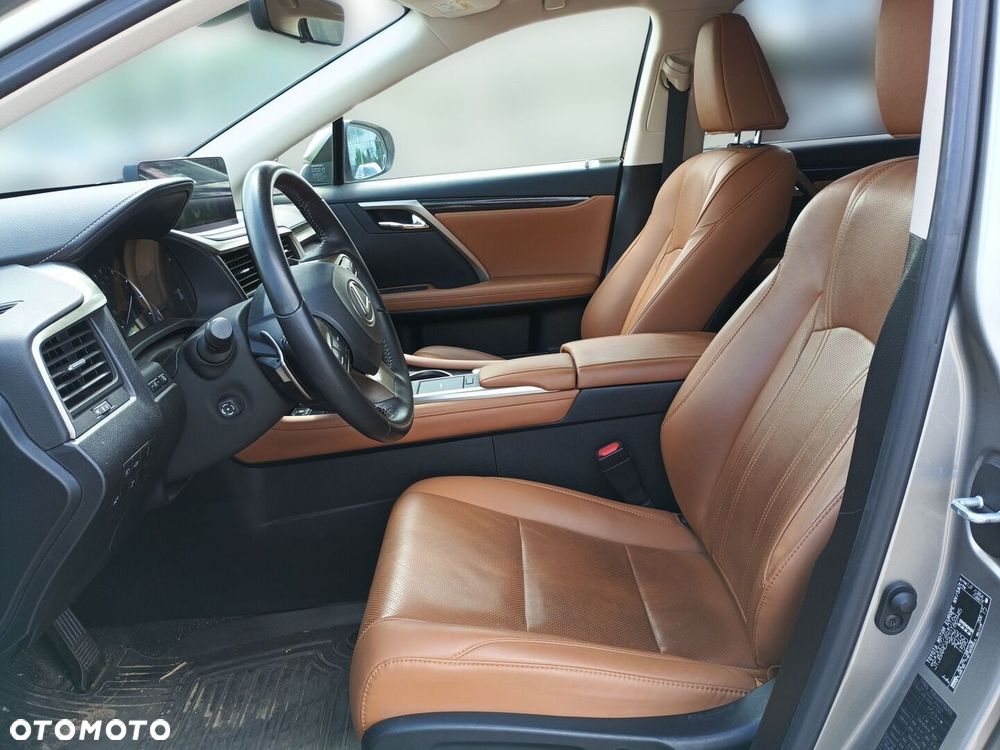 Lexus RX - 16