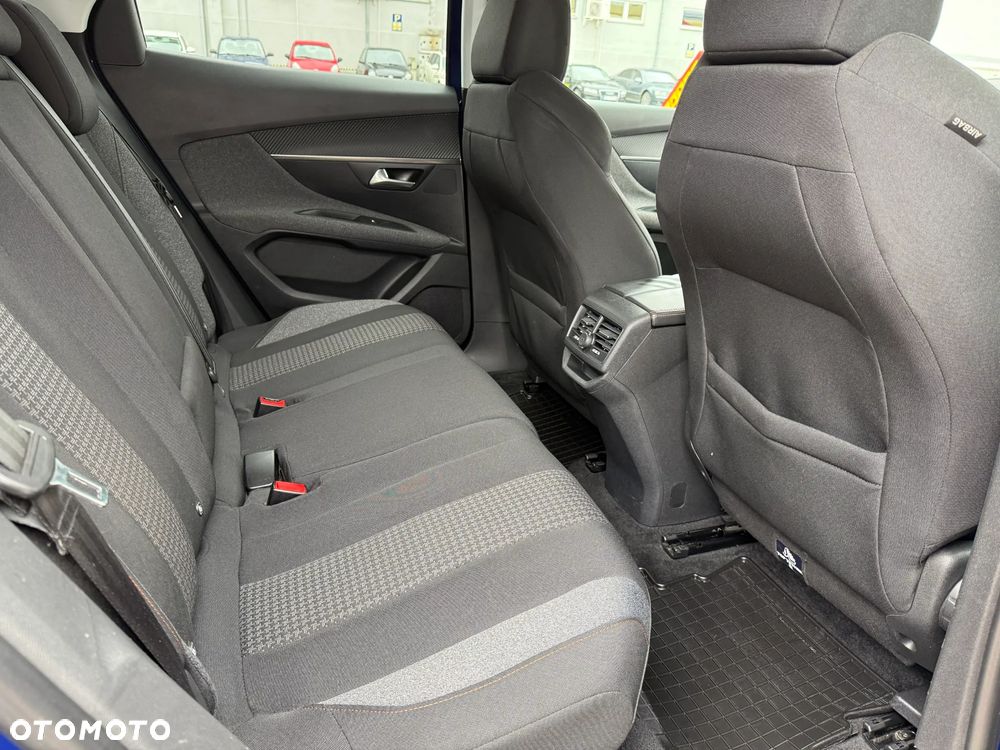 Peugeot 3008 1.5 BlueHDi Active S&S EAT8 - 17