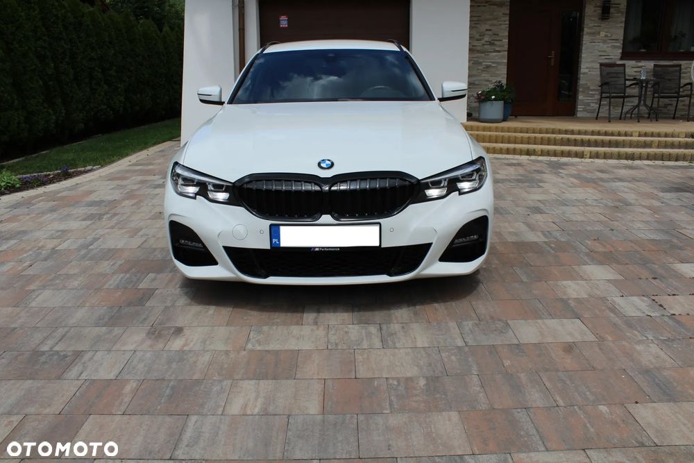 BMW Seria 3 320i M Sport - 9