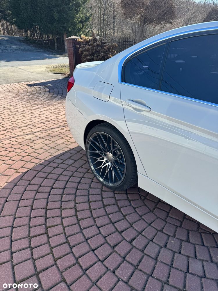BMW Seria 3 320d xDrive Luxury Line - 4
