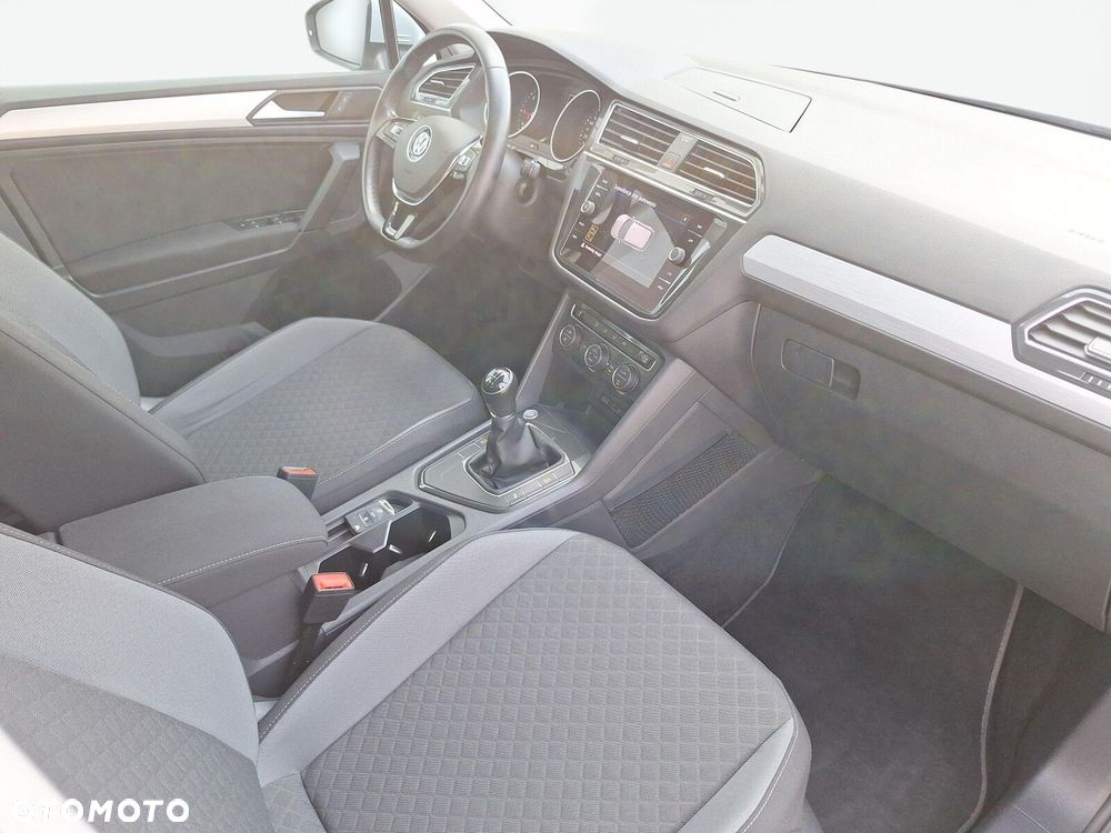 Volkswagen Tiguan Allspace 2.0 TDI SCR Trendline - 16