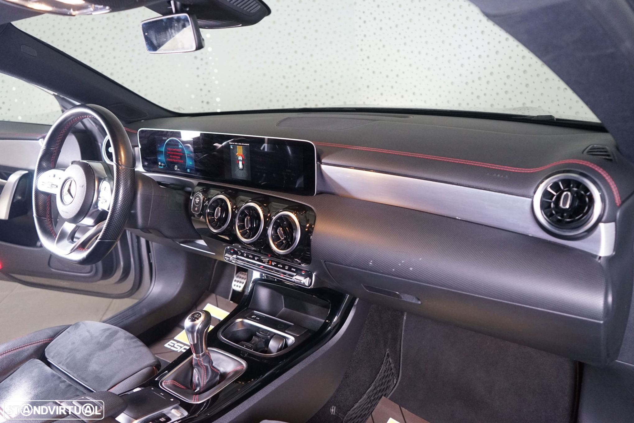 Mercedes-Benz CLA 180 d Shooting Brake AMG Line - 16