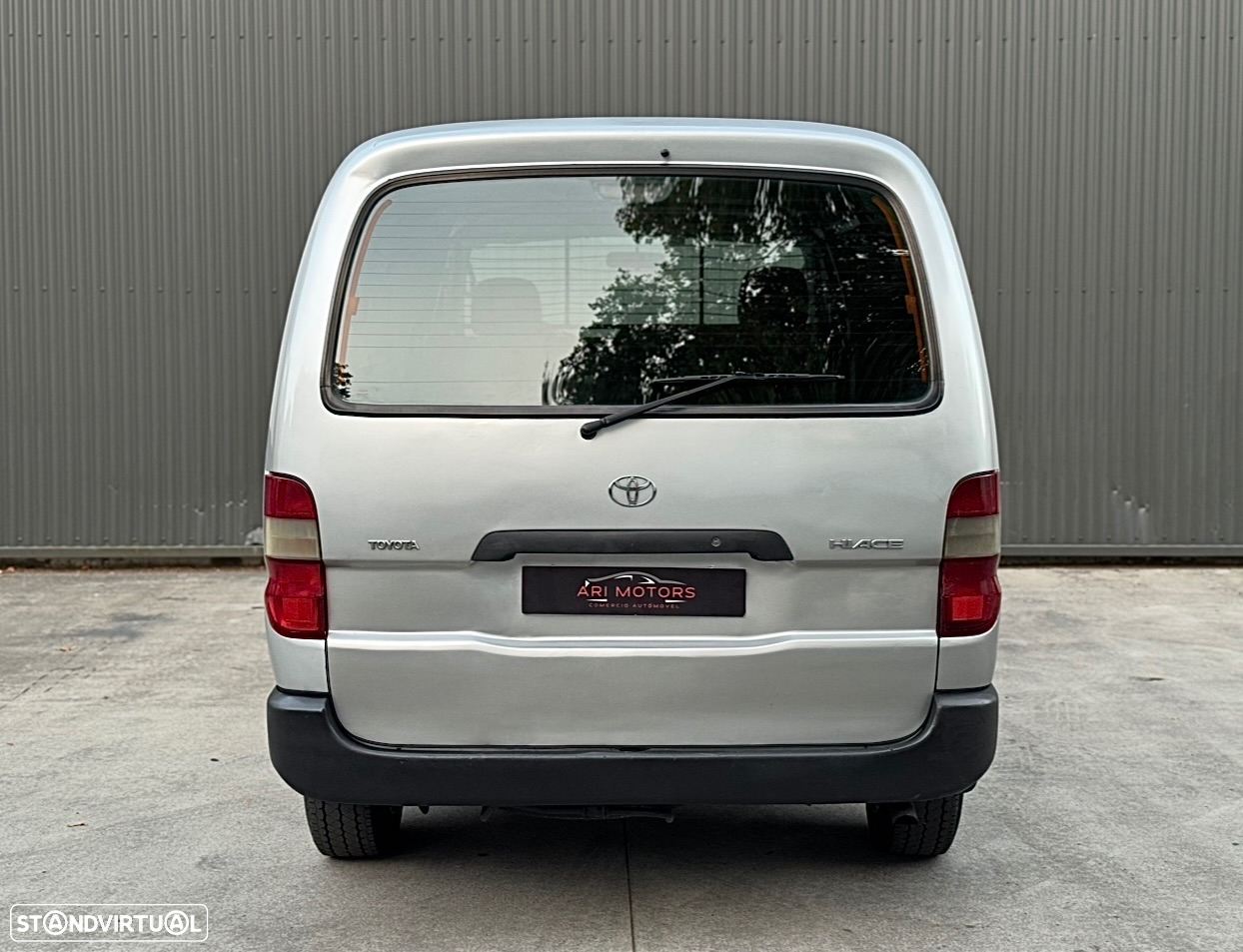 Toyota Hiace - 7