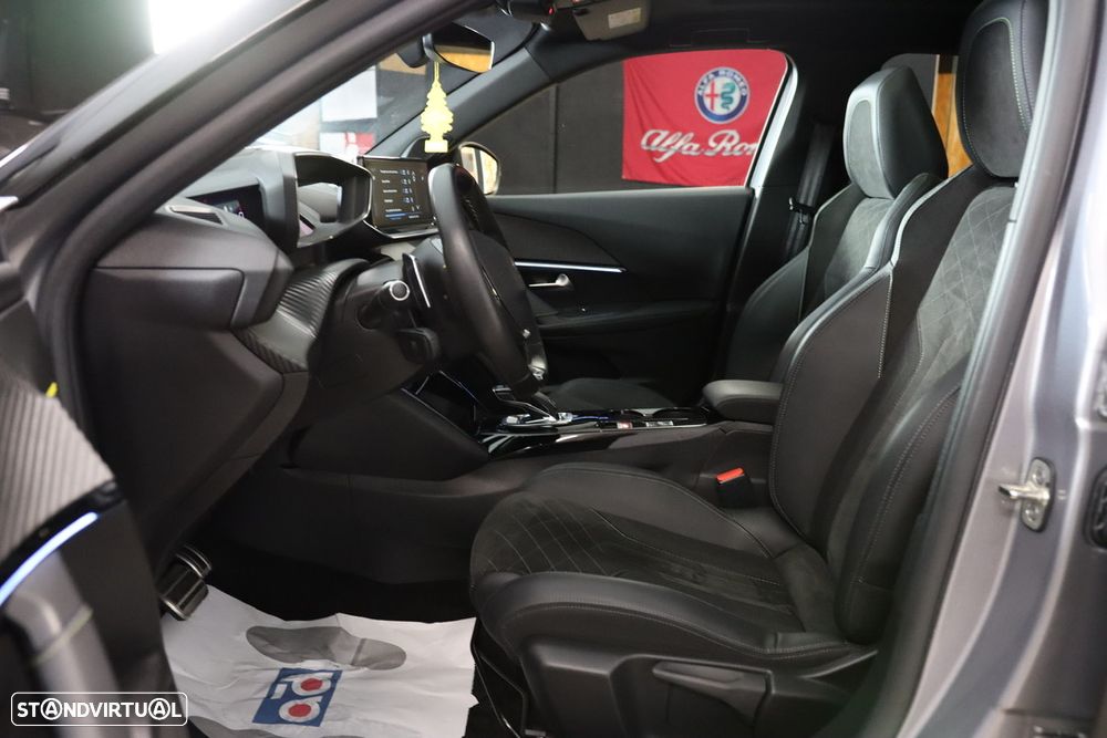 Peugeot 2008 PureTech 155 EAT8 GT - 14