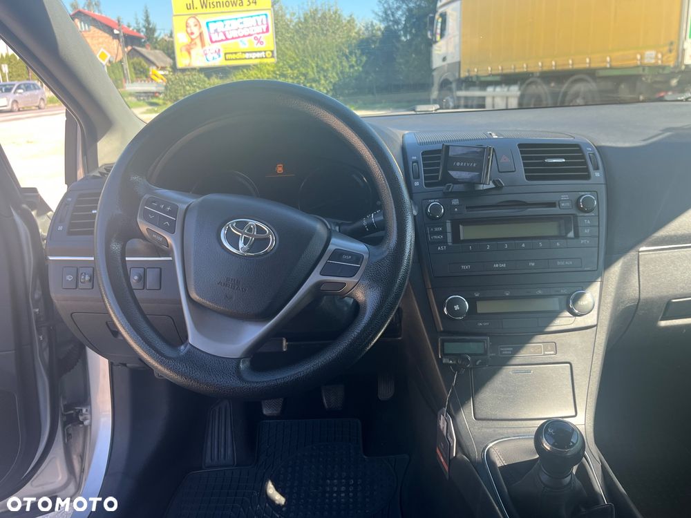 Toyota Avensis 1.8 Luna EU5 - 5