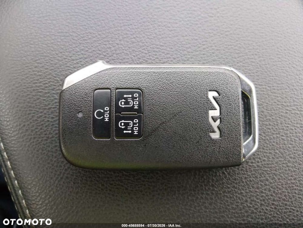Kia Carnival - 13