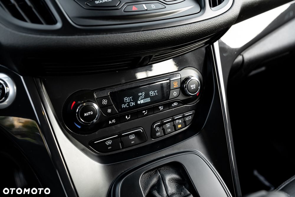 Ford Kuga 2.0 EcoBlue 4x4 TITANIUM - 37