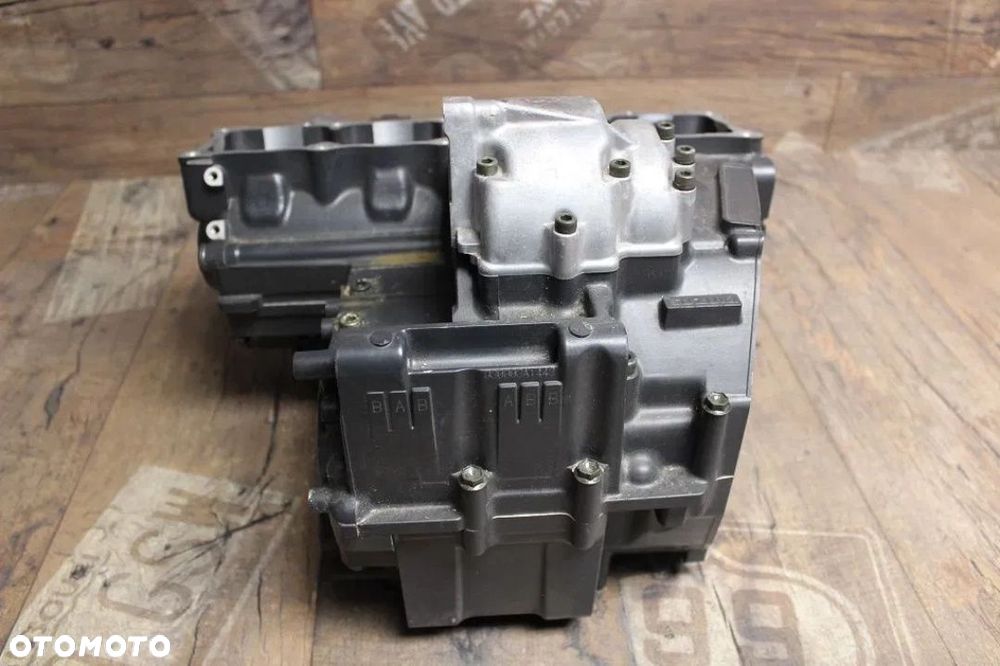 SILNIK KARTERY BLOK SUZUKI GSXR 750 GSX-R750 - 4