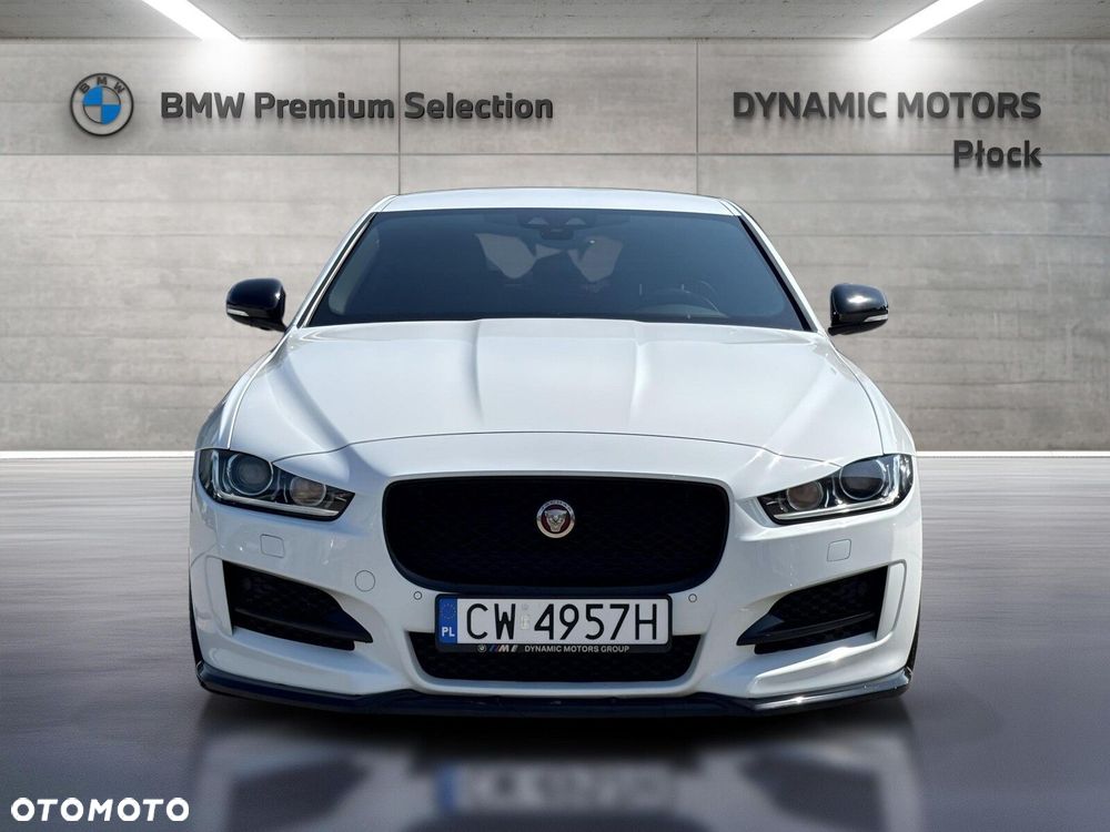 Jaguar XE - 9