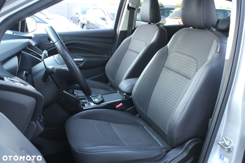 Ford Kuga 1.5 EcoBoost 2x4 Titanium - 14
