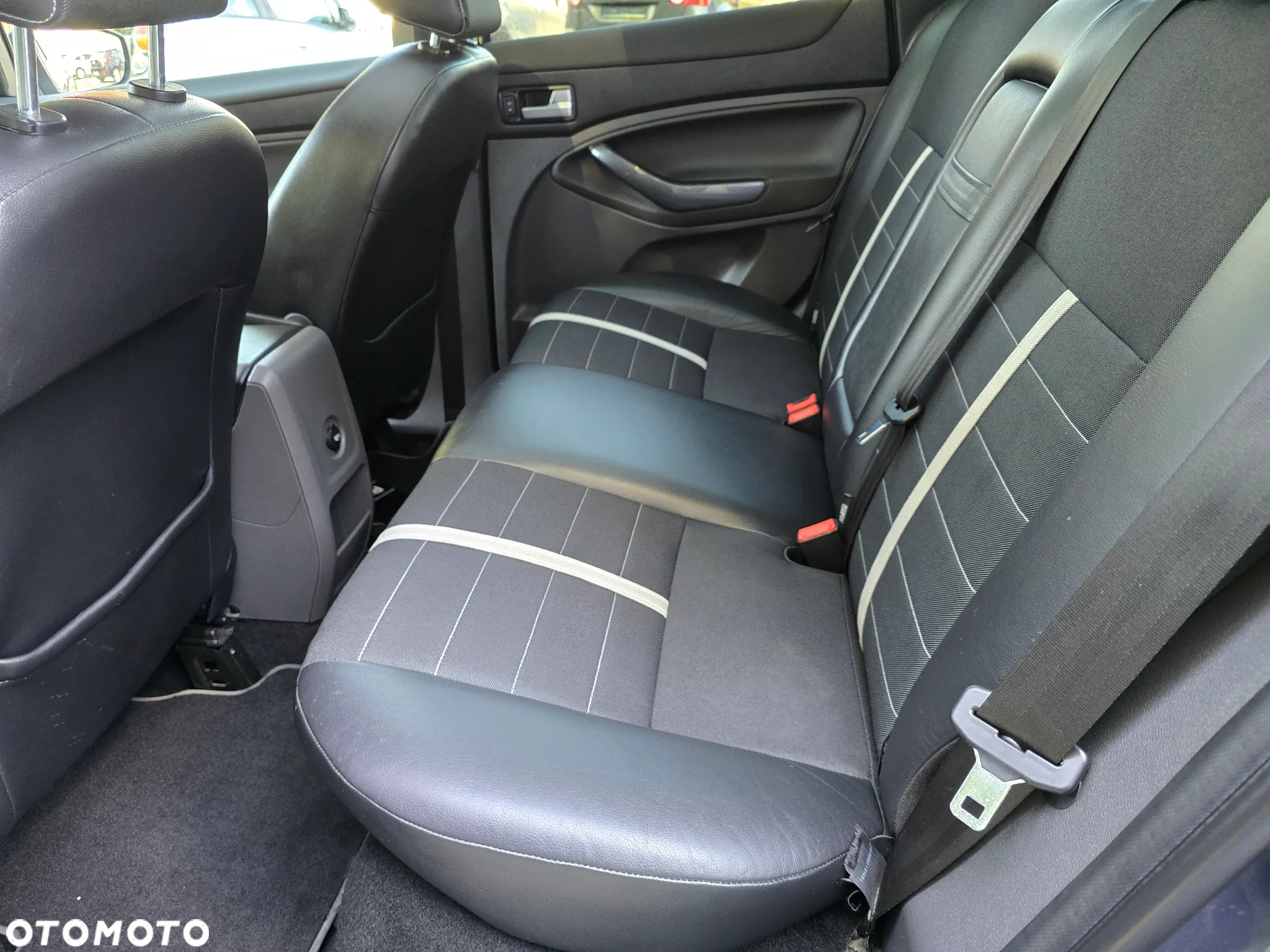 Ford Kuga 2.0 TDCi 4x4 Titanium - 19