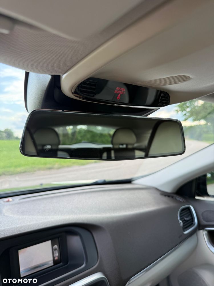 Volvo V40 Cross Country D3 Momentum - 23
