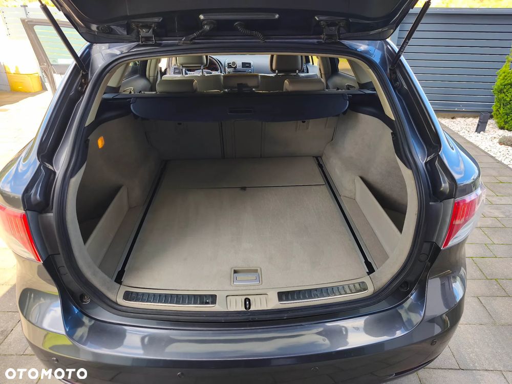 Toyota Avensis 2.0 D-4D Premium - 6