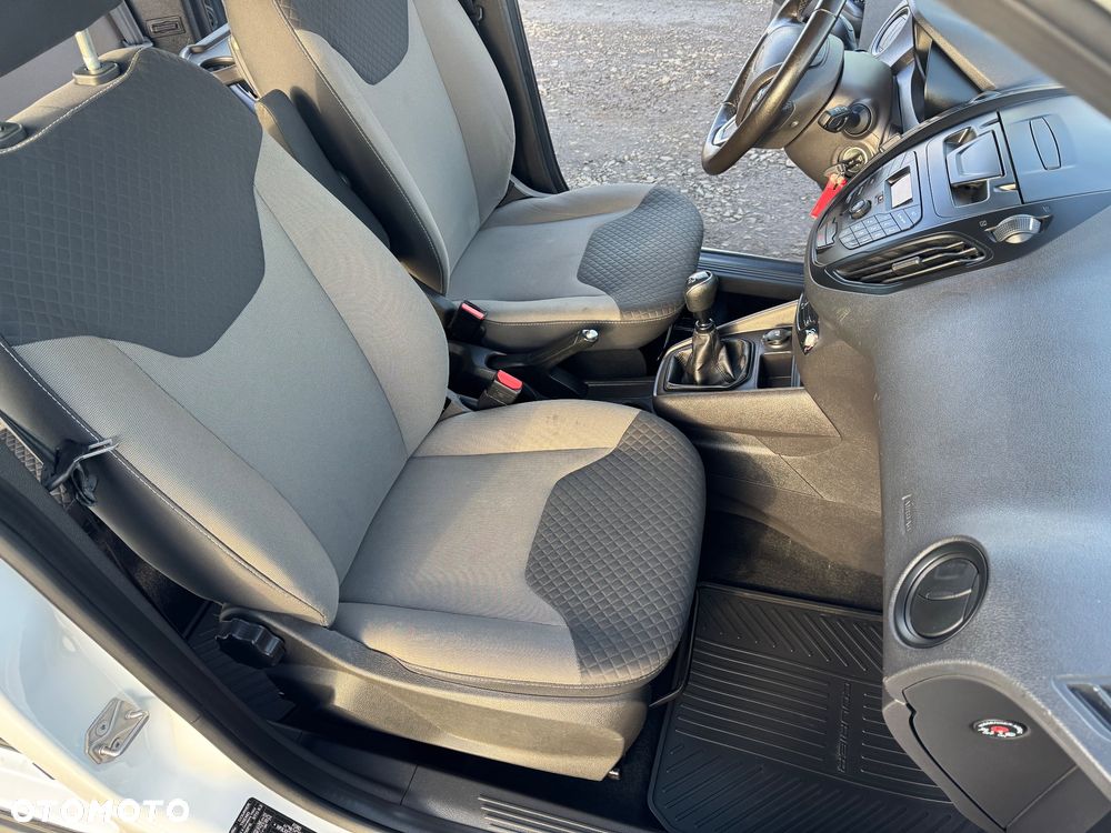 Ford Tourneo Courier 1.5 TDCi S&S Trend - 11