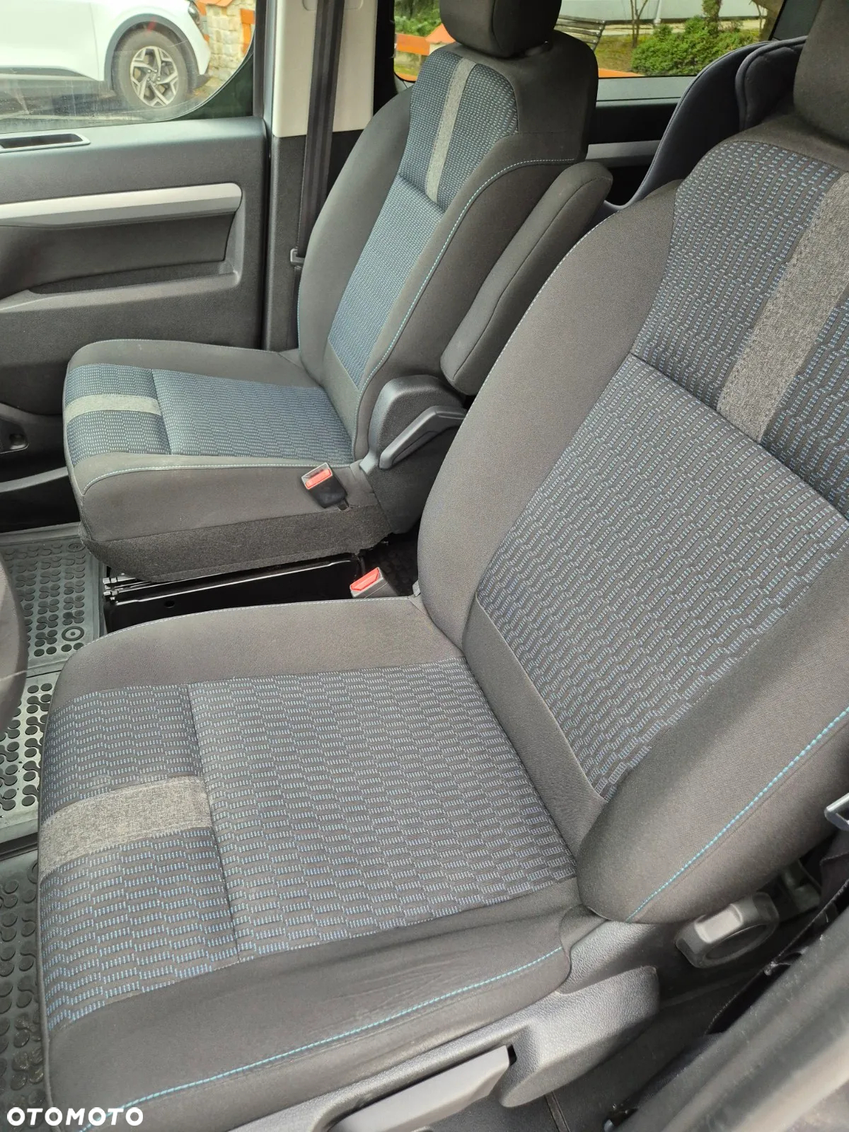 Peugeot Traveller 2.0 BlueHDi Standard Active - 11