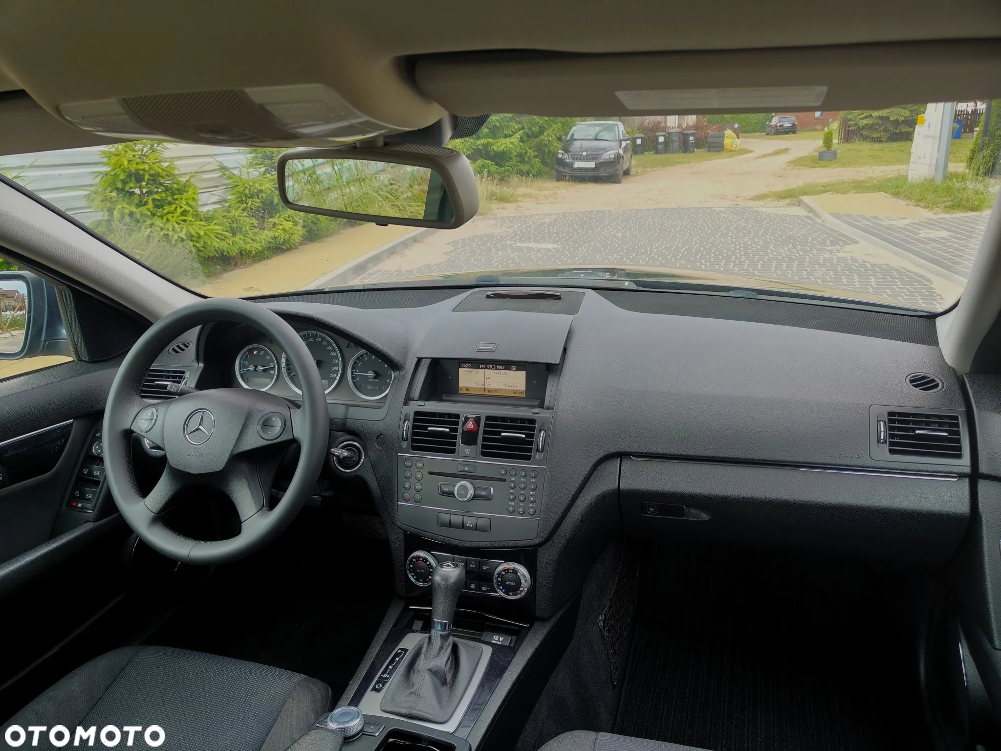 Mercedes-Benz Klasa C 180 BlueEFFICIENCY 7G-TRONIC - 26