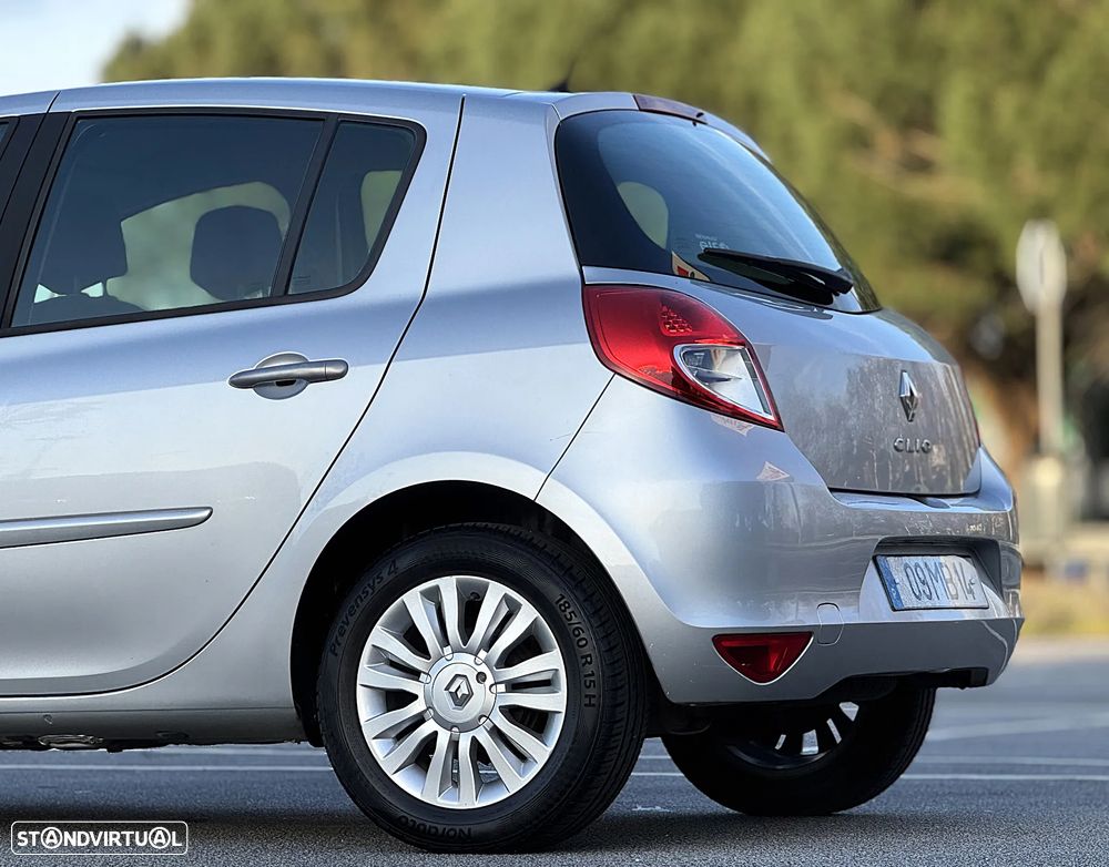 Renault Clio 1.2 16V Dynamique S - 8