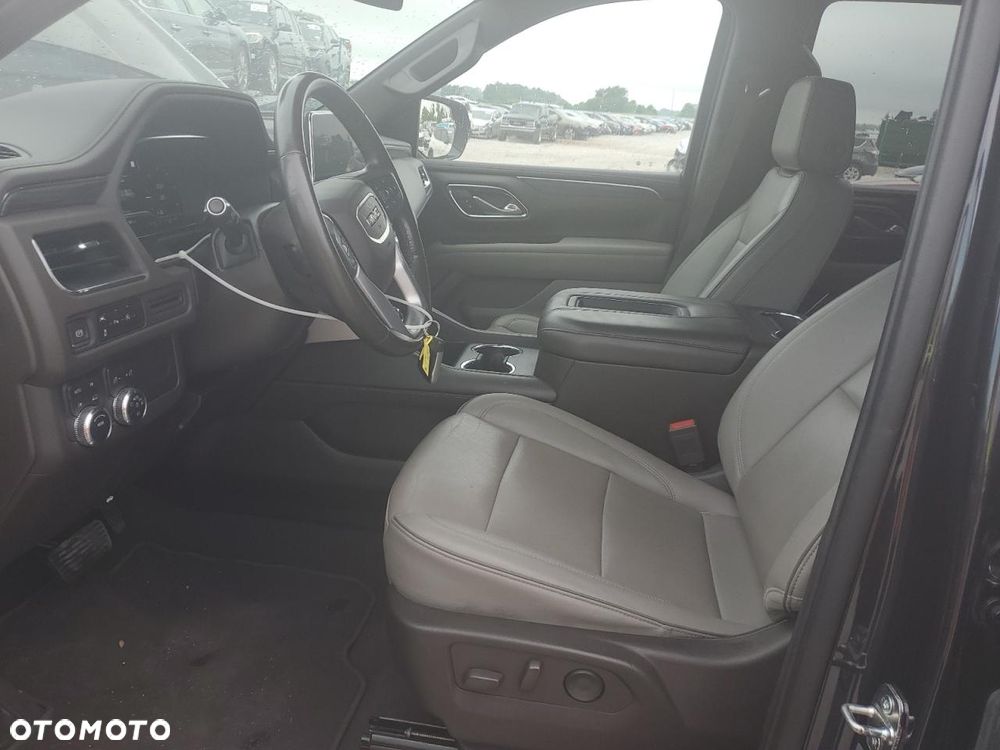 GMC Yukon - 8