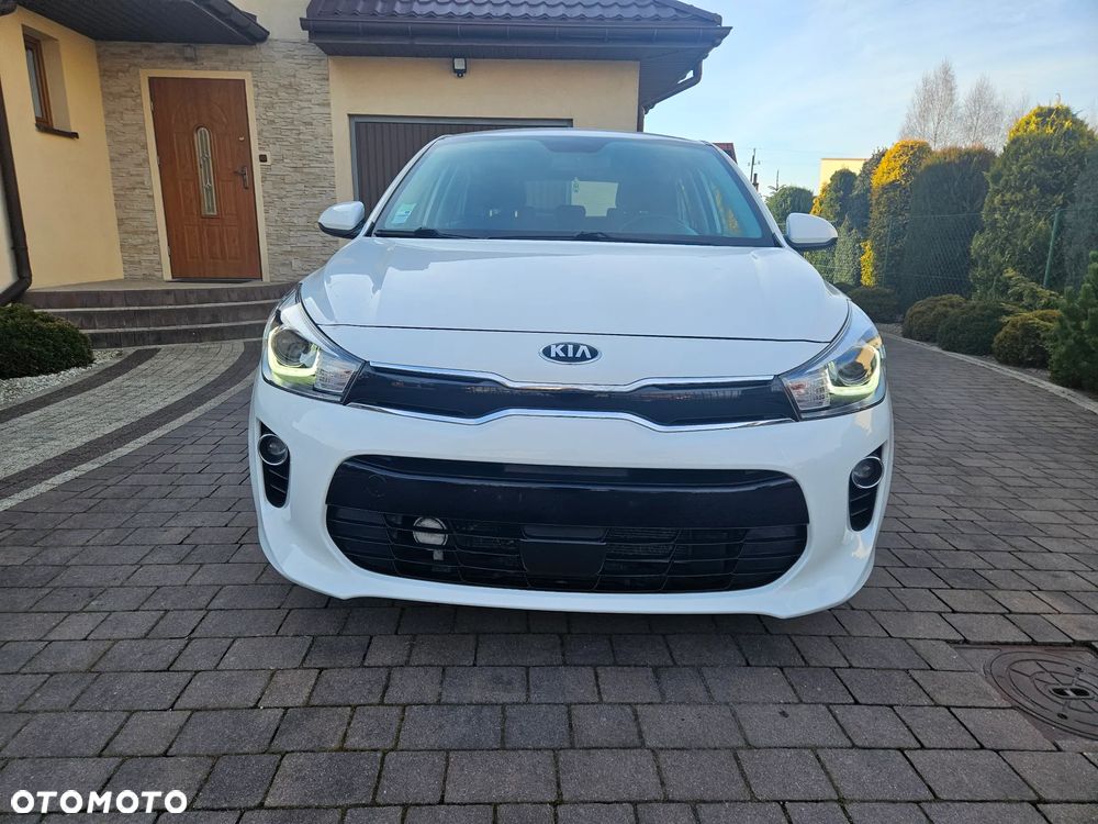 Kia Rio 1.4 L - 3