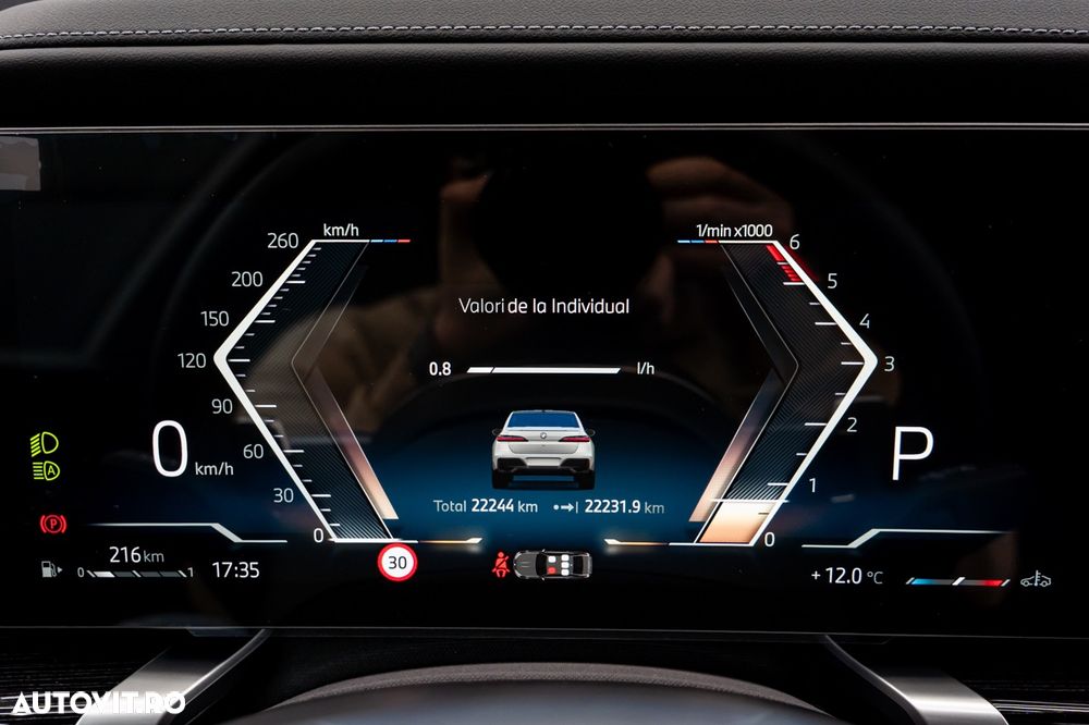 BMW Seria 7 740d xDrive MHEV - 10