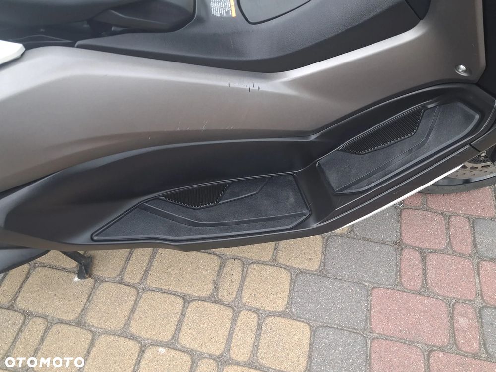 Yamaha NMAX - 14