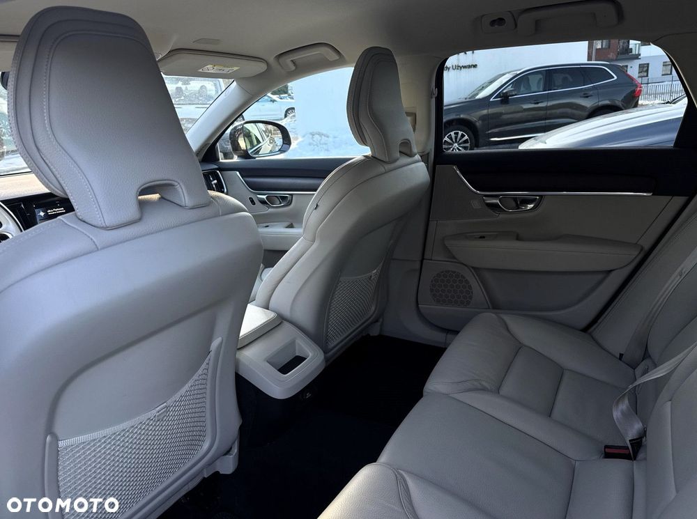 Volvo V90 Cross Country - 27