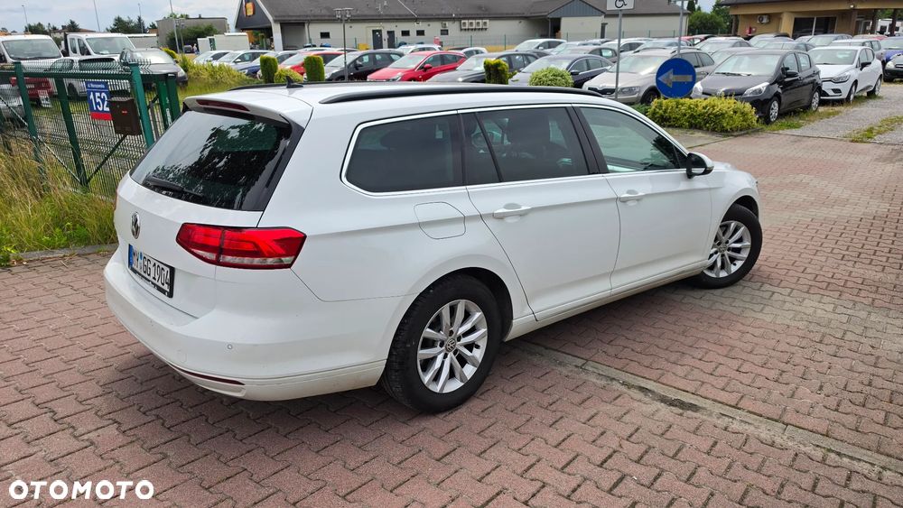 Volkswagen Passat Variant 2.0 TDI (BlueMotion Technology) Trendline - 18