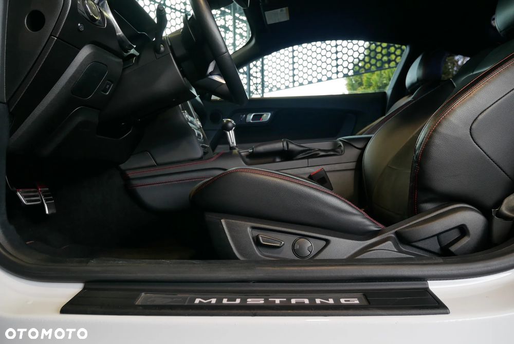 Ford Mustang - 17