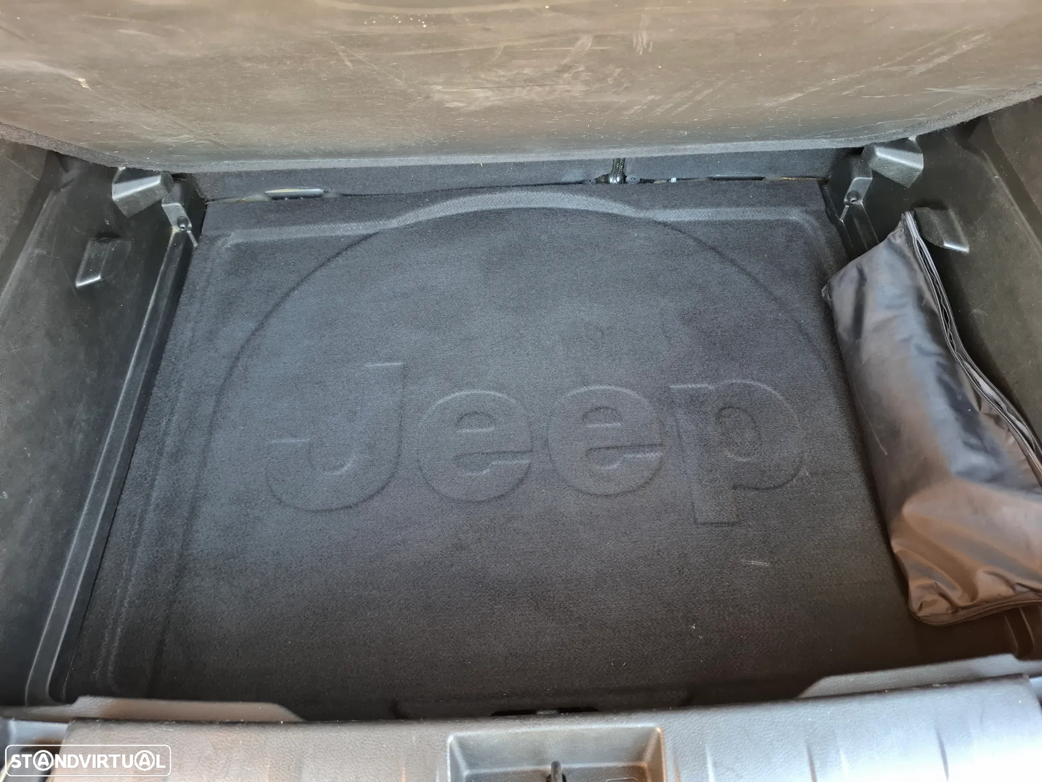 Jeep Renegade 1.6 MJD Limited - 19