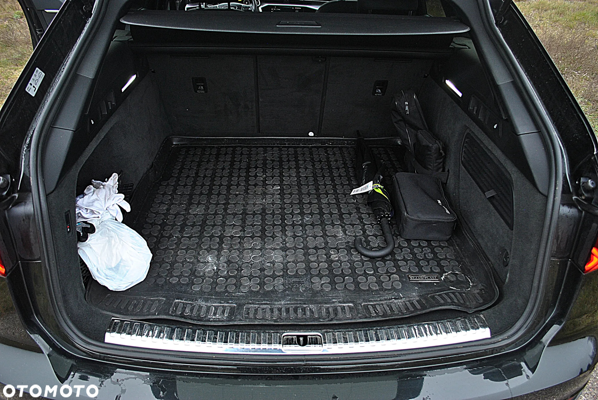 Audi A6 Avant 40 TDI quattro S tronic S line - 14