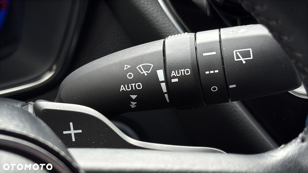 Toyota Corolla 2.0 Hybrid Comfort - 21