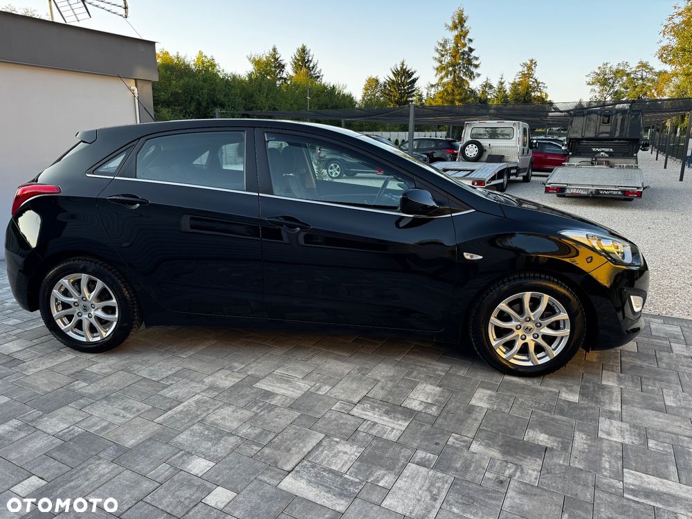 Hyundai i30 blue 1.4 Trend - 6
