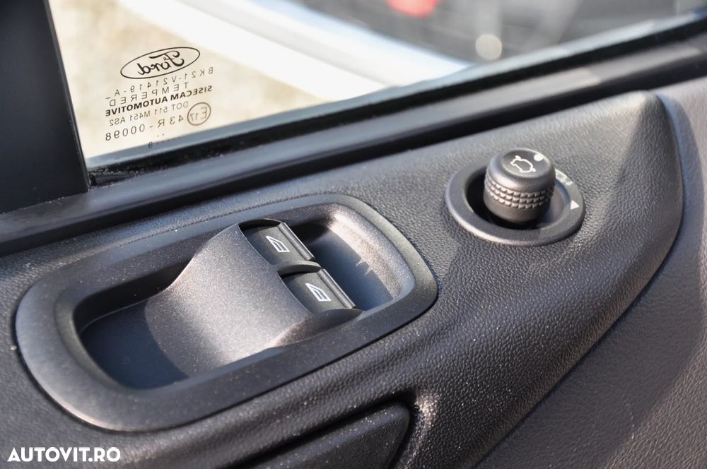 Ford Transit Custom L2H1 9 Locuri - 20