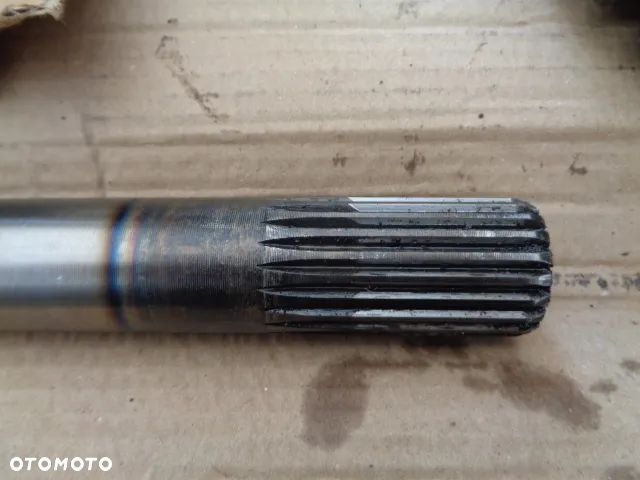 Główny wałek WOM Massey Ferguson 6170 - 4