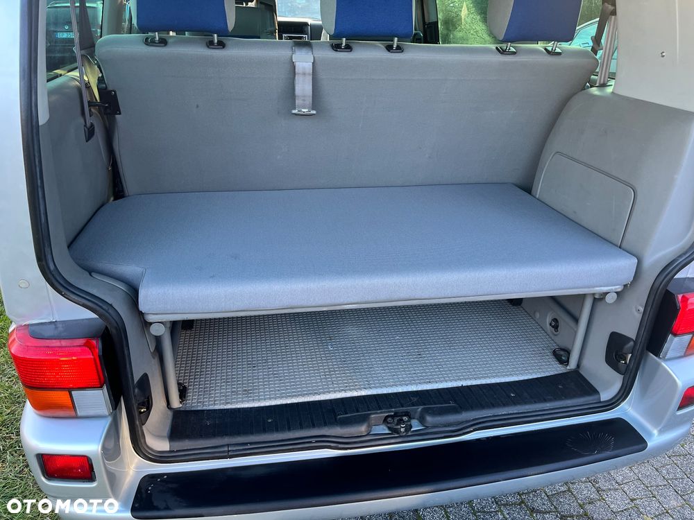 Volkswagen Multivan - 10