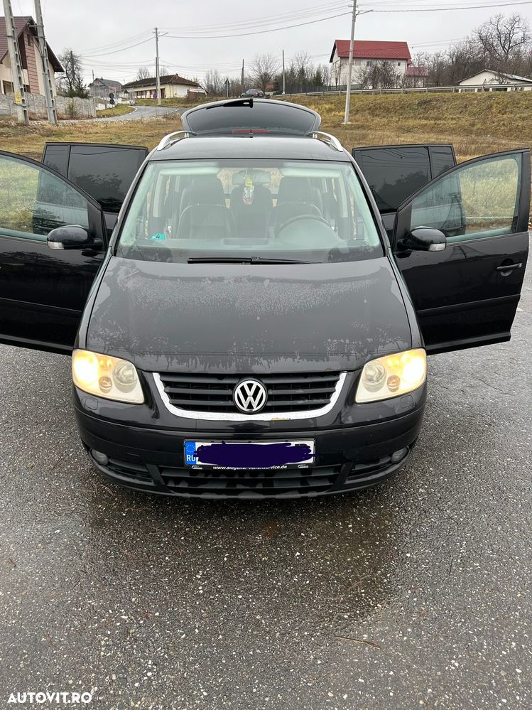 Volkswagen Touran - 1